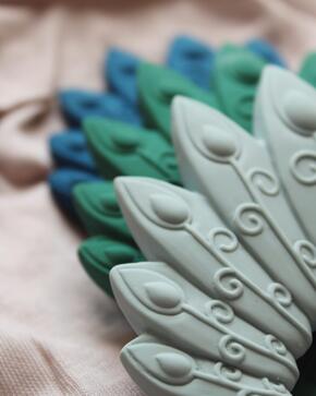 Mordedor Pavão Azul Pastel